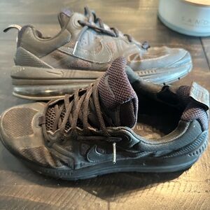 Nike air max Genome size 9.5